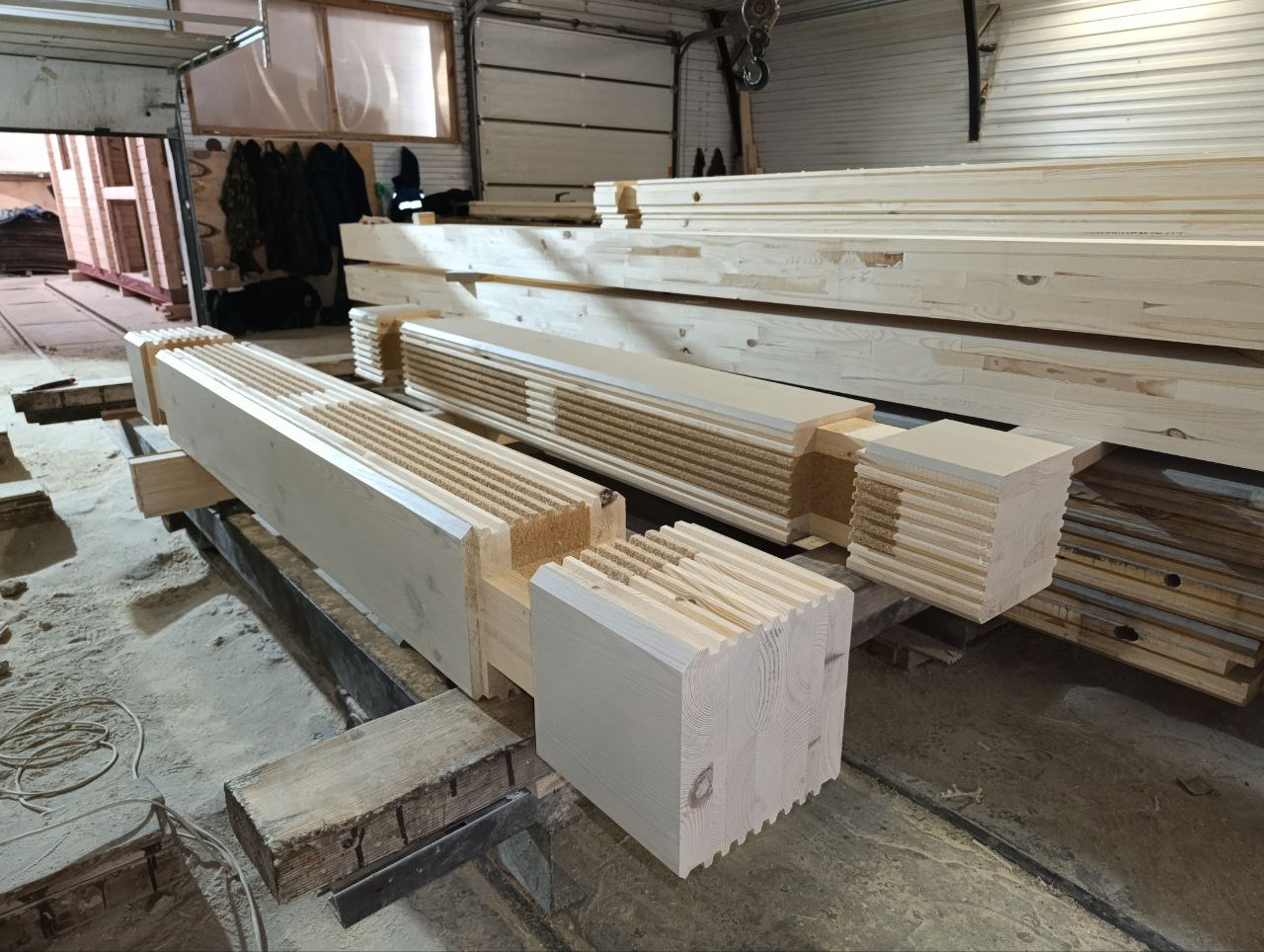 Распил и обработка элементов тёплого бруса